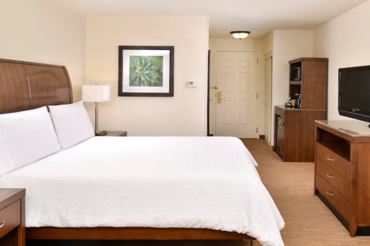 Hilton Garden Inn Addison Dış mekan fotoğraf