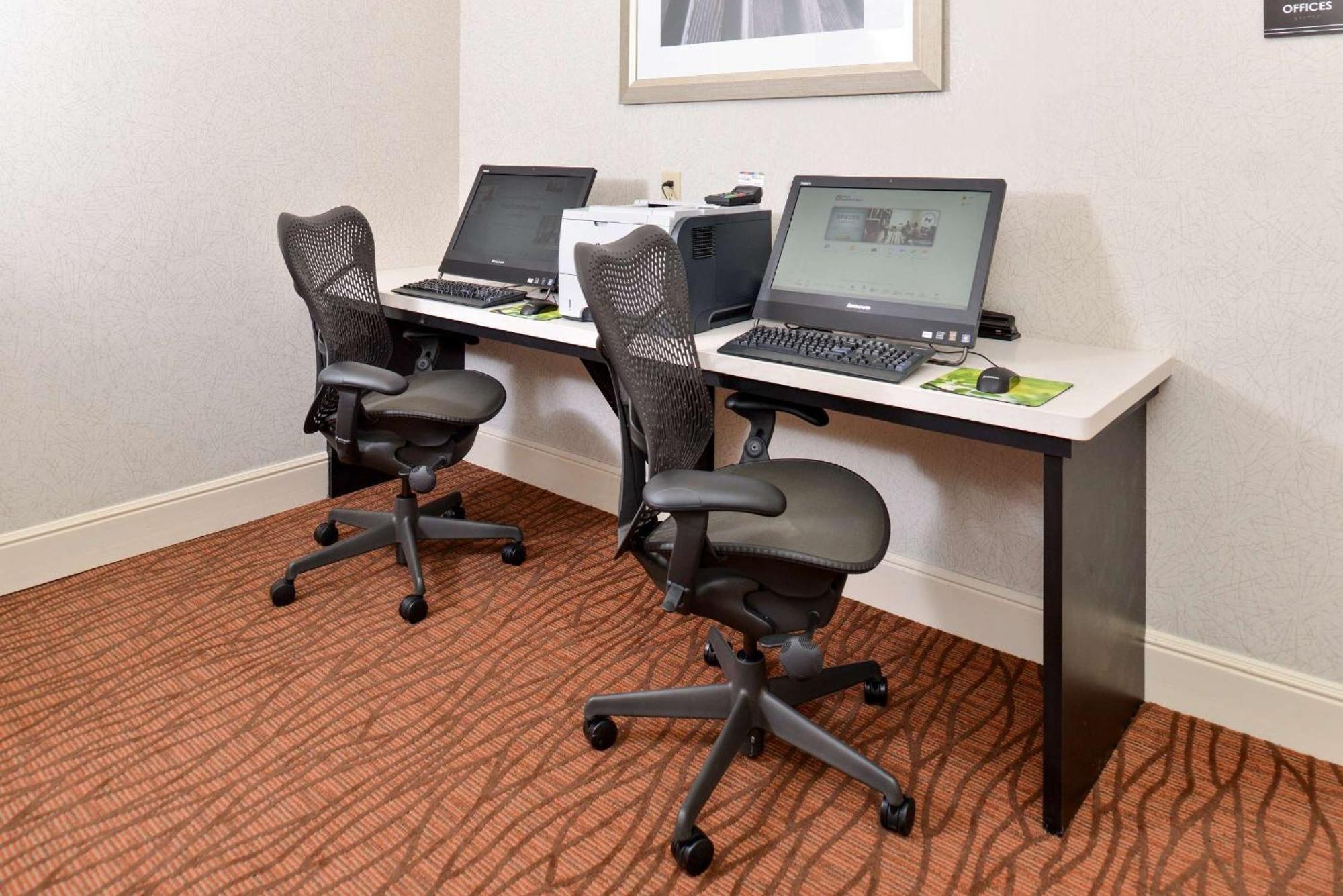 Hilton Garden Inn Addison Dış mekan fotoğraf