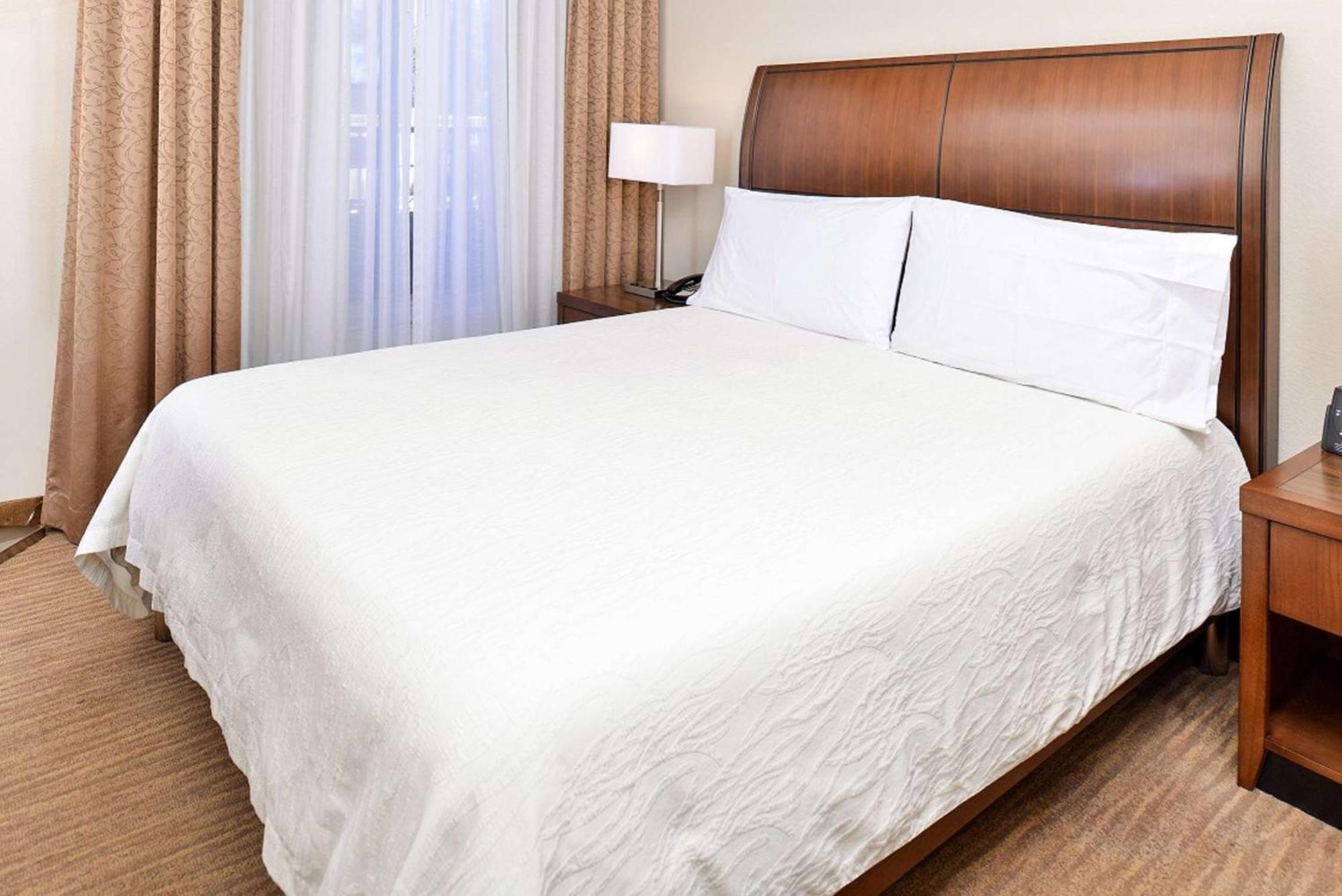 Hilton Garden Inn Addison Dış mekan fotoğraf