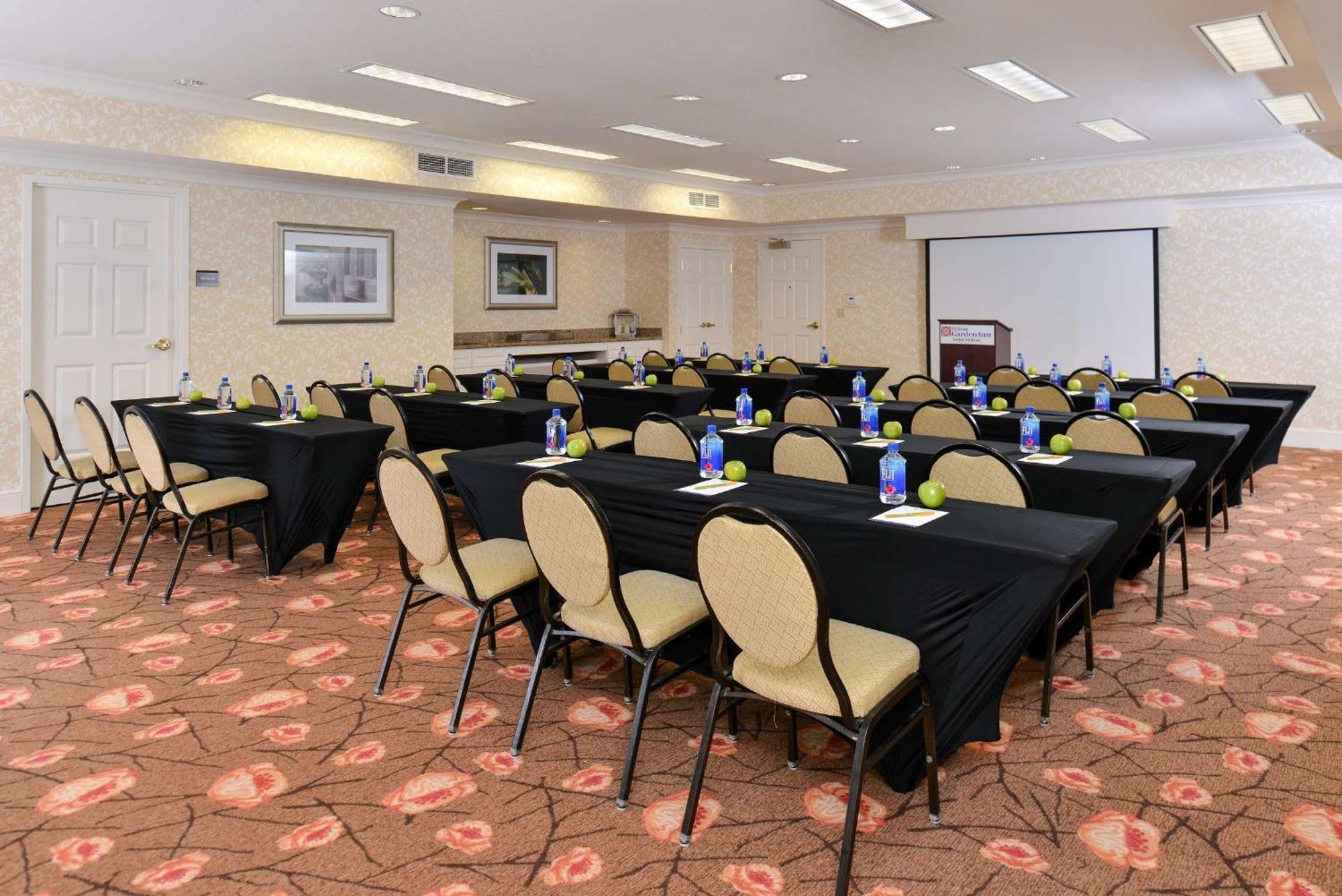 Hilton Garden Inn Addison Dış mekan fotoğraf