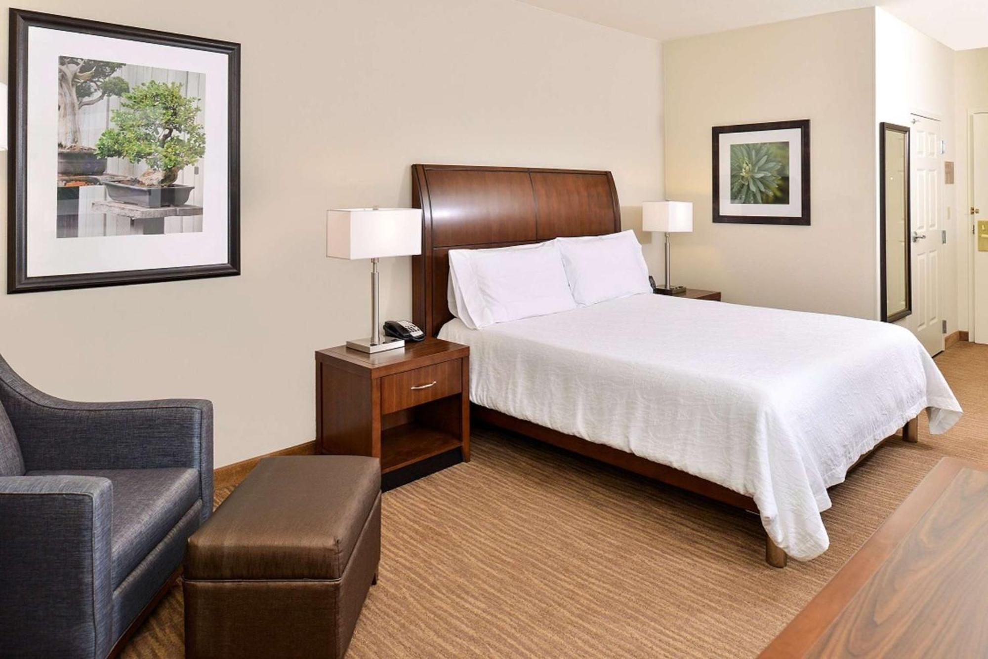 Hilton Garden Inn Addison Dış mekan fotoğraf