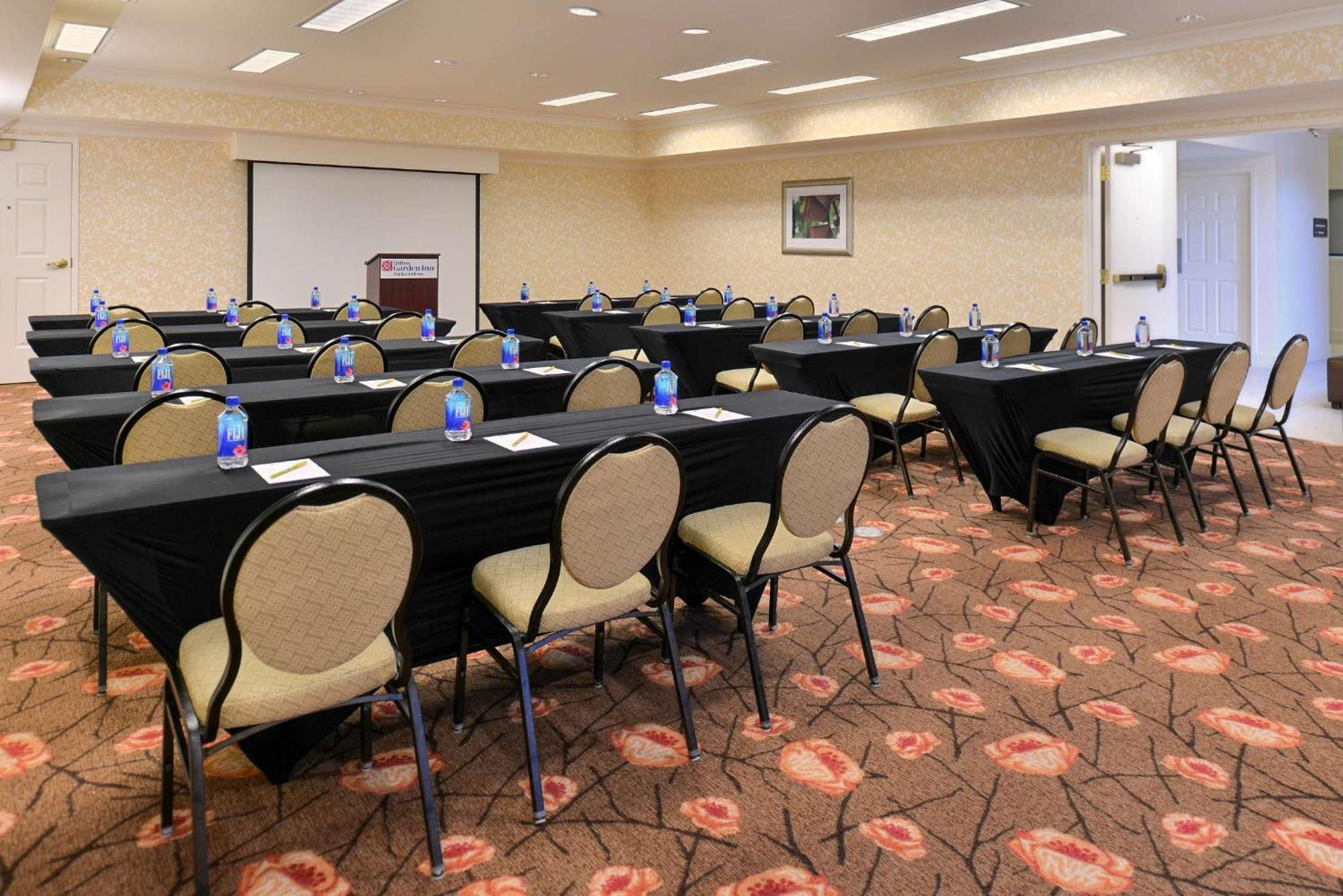 Hilton Garden Inn Addison Dış mekan fotoğraf