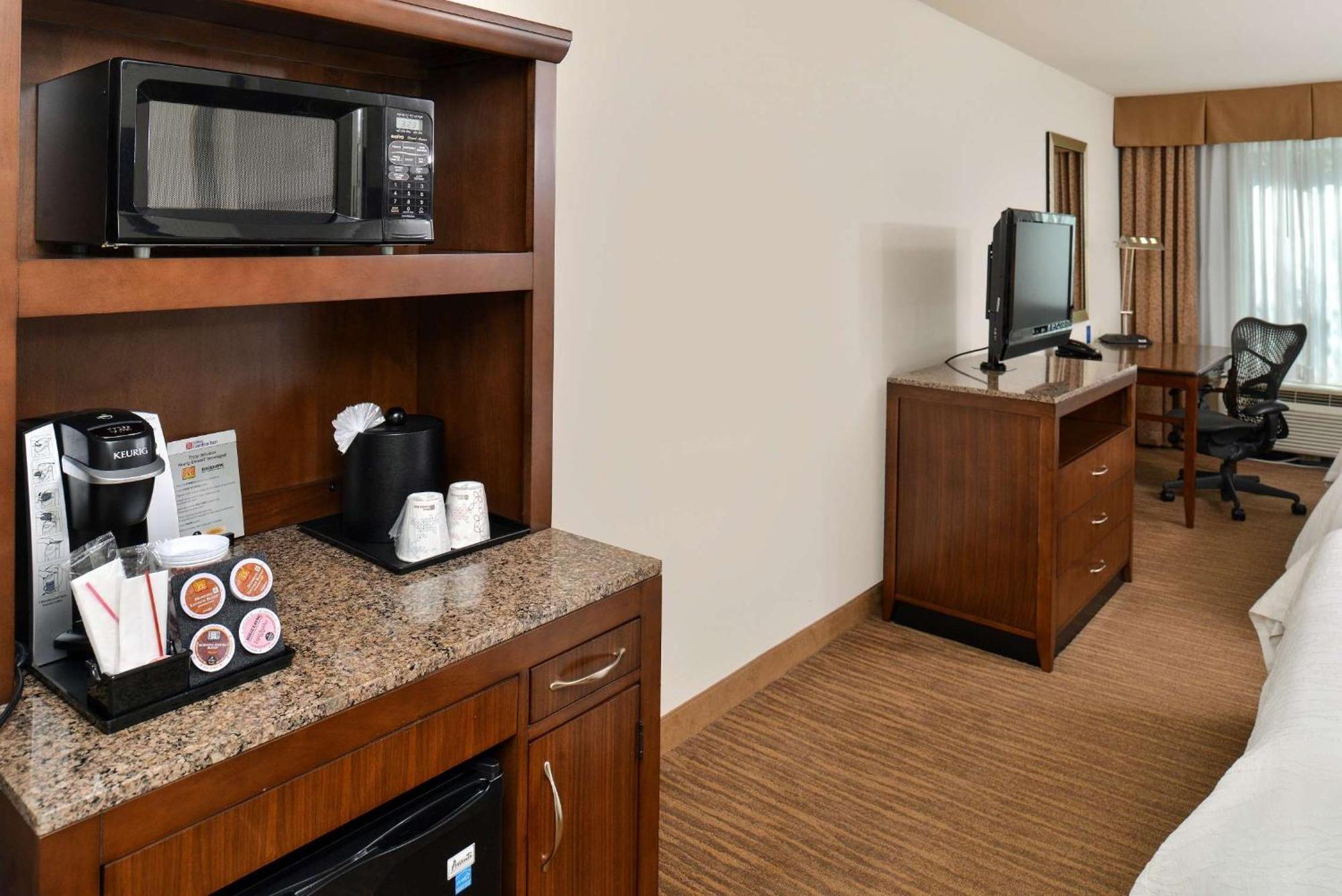 Hilton Garden Inn Addison Dış mekan fotoğraf