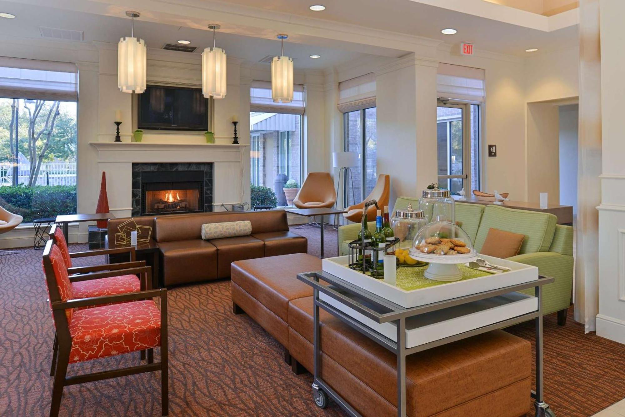 Hilton Garden Inn Addison Dış mekan fotoğraf