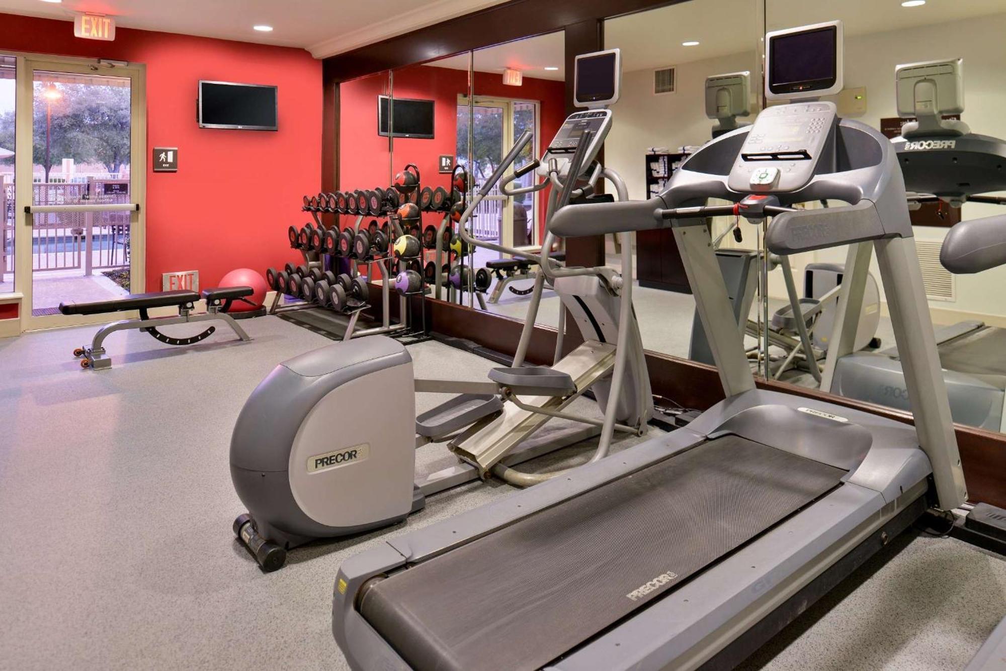 Hilton Garden Inn Addison Dış mekan fotoğraf