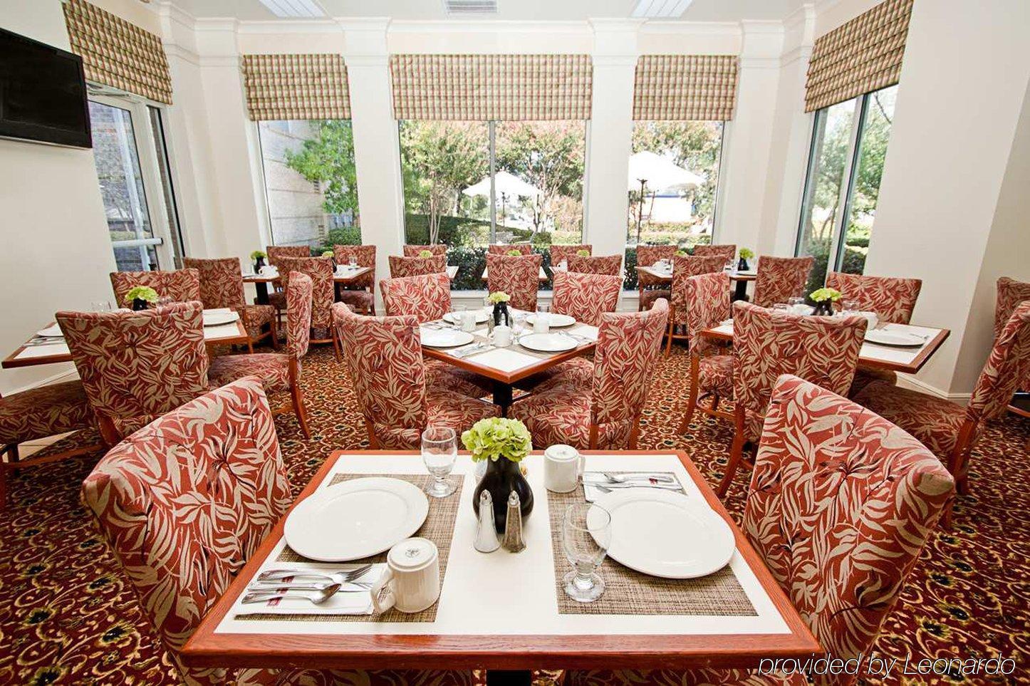 Hilton Garden Inn Addison Restoran fotoğraf